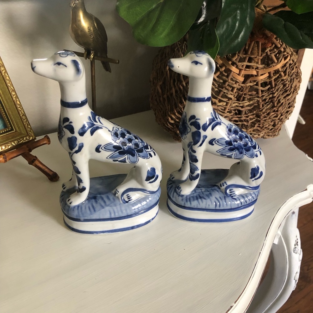 Blue and white chinoiserie delft style greyhound dog figurines 💙🤍